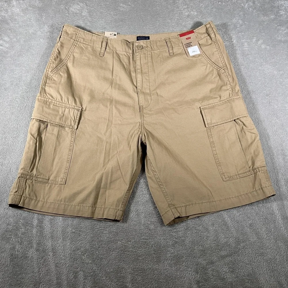 Levi's Carrier Cargo Shorts Mens 40 Khaki 100% Cotton Multi Pocket Utility